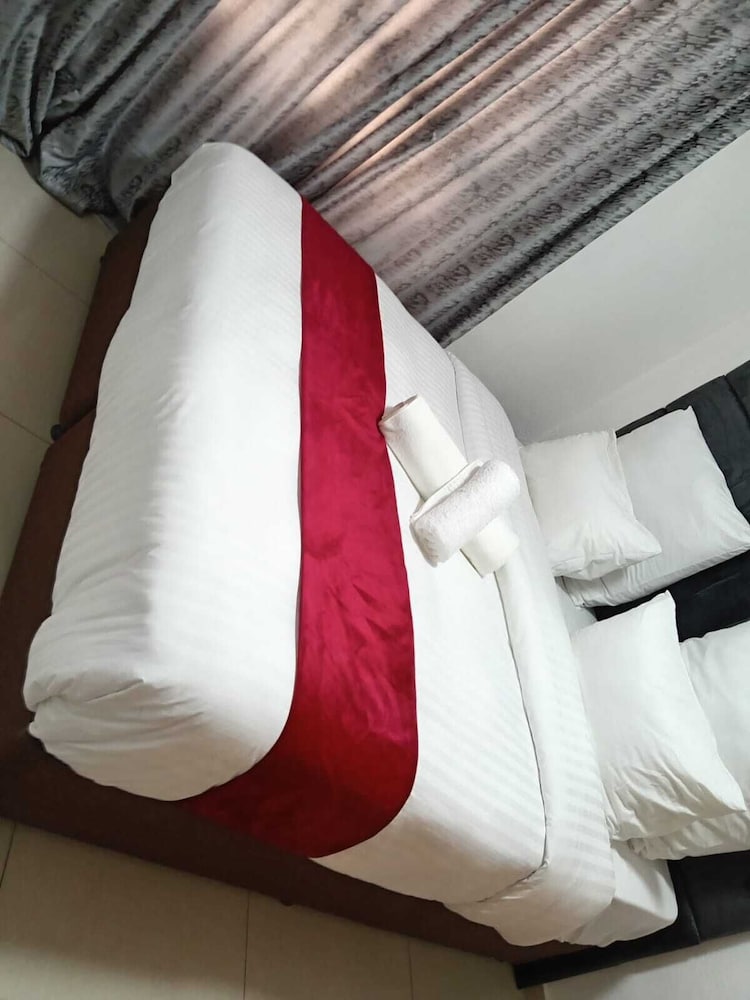 Gold Crown Self-catering Apartment