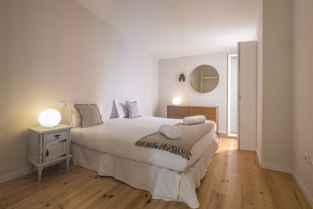 Santos Apartments by Linc