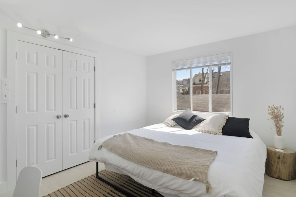 4206 Washington Blvd Condos view 4