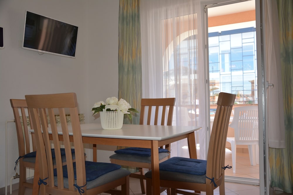 Apartments Biserka