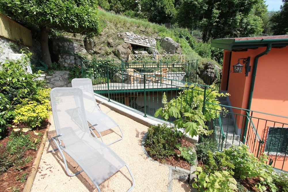 Photo 12