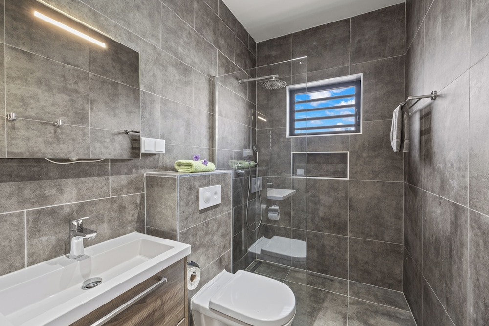Villa Jasmijn with private pool, at Mambo Beach