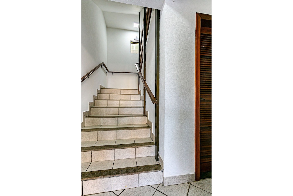 Apt w Balcony and Barbecue 260m Praia Brava Coi302
