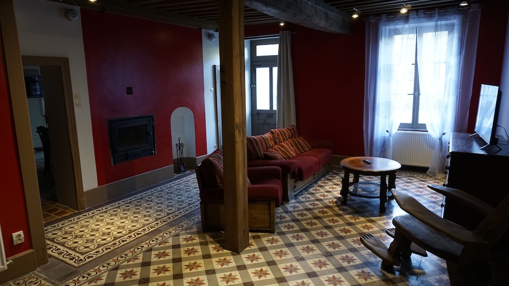 Gite de 9 - Le Tournesac view 4