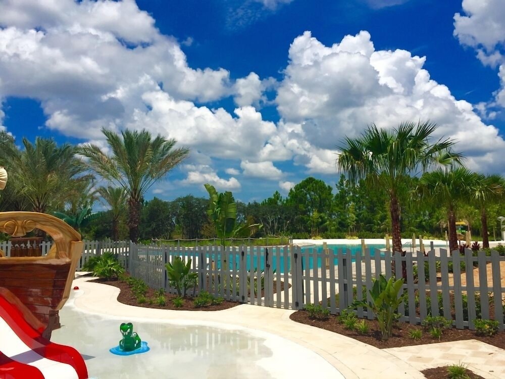 Wonderful 4 Bed Townhome Near Disney Parks 342 4 Bedroom Townhouse by Redawning - Image 3