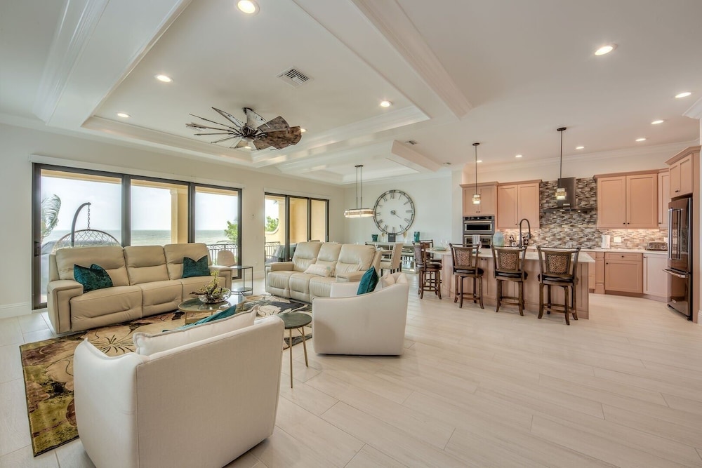 3552/3554 Big Kahuna Oasis: 10br, Pools & Beach Access 10 Bedroom Home