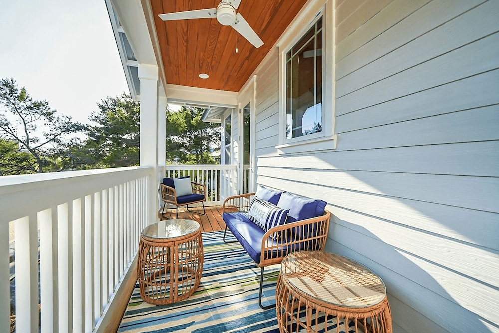 Amour La Mer by Avantstay Rooftop Patio Pool Access Walk to Beach