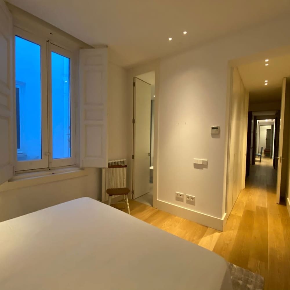 The Pelayo Majestic Luxury 3 Bedroom in Chueca