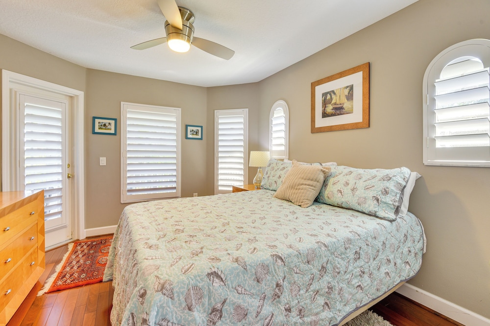 Dock, Kayaks & On-site Pond: Terra Ceia Home