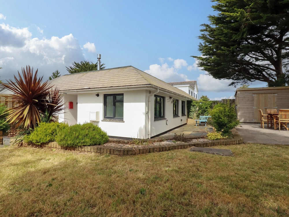 6 Trelawney Court
