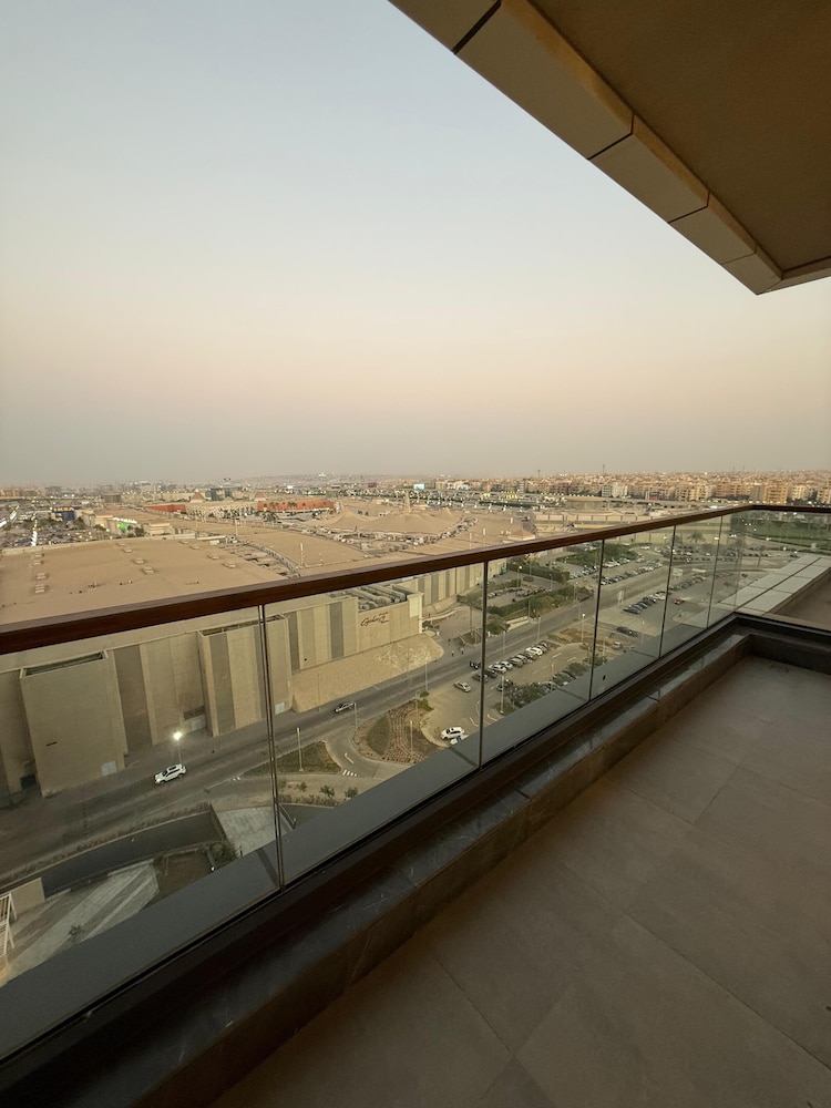 Alsawah Wide 3BR APT in aeon towers