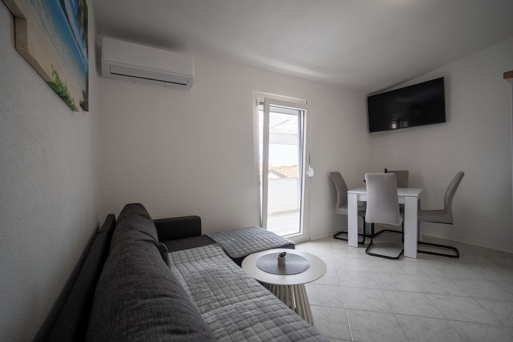 Apartments Najam Skundric