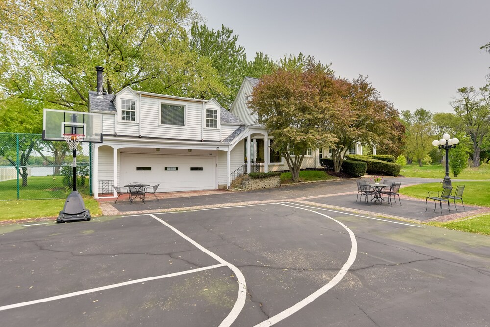 Pistakee Lake Estate w/ Boat Dock & Hot Tub! view 2