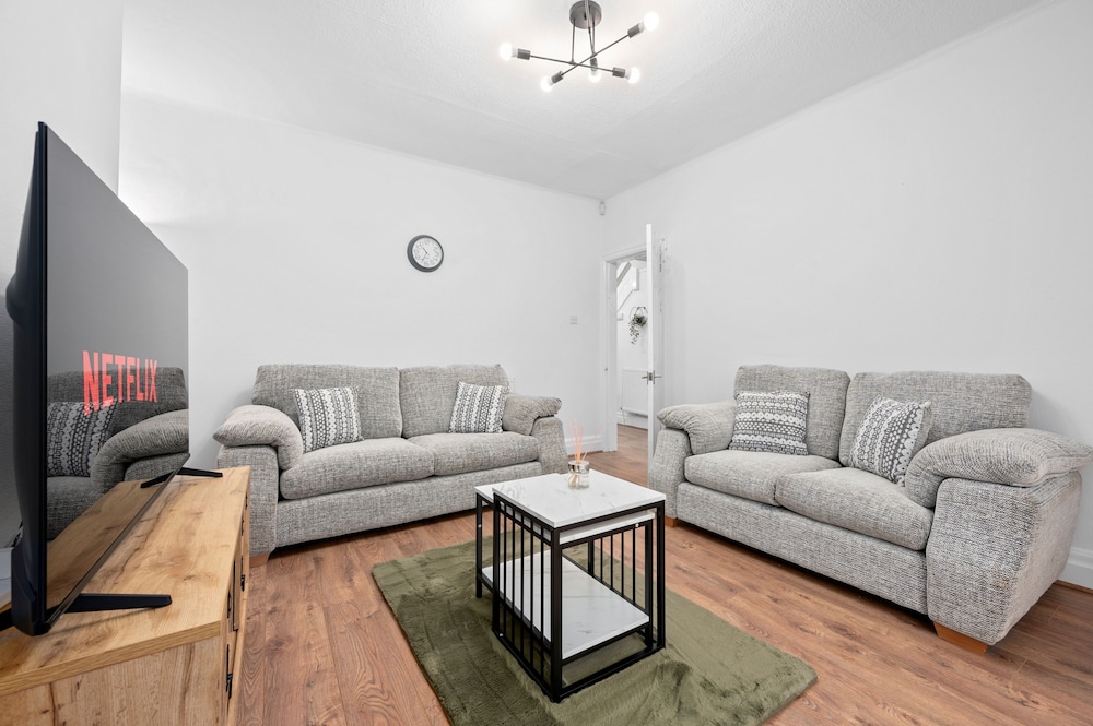 Modern 3-bedroom Home With Garden