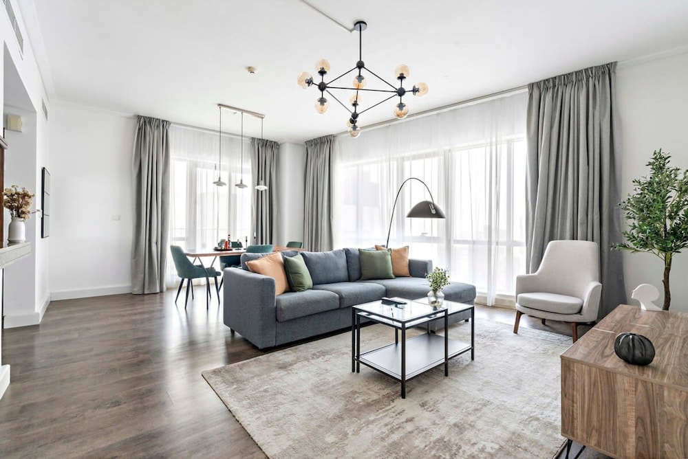 Silkhaus High Floor in Southridge Modern Tower