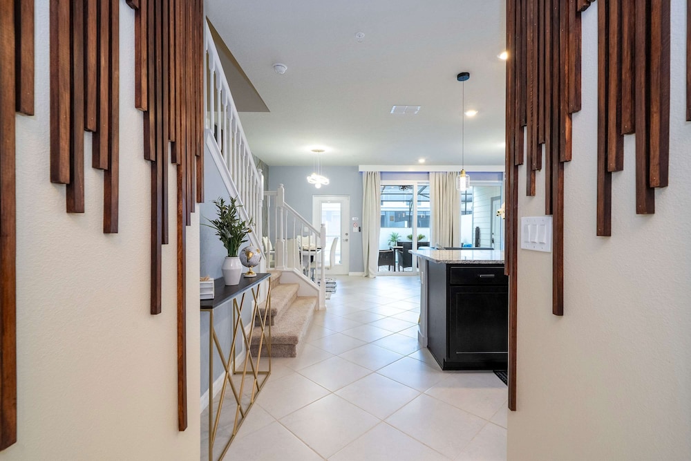 Simply Amazing 5BR Chic Retreat Themed Fun Style