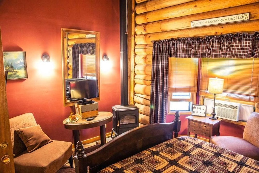 Eagle's Nest Lodge