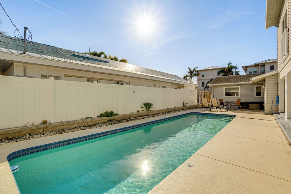 Unwind Poolside + Walk to Beach! Sarasota Retreat