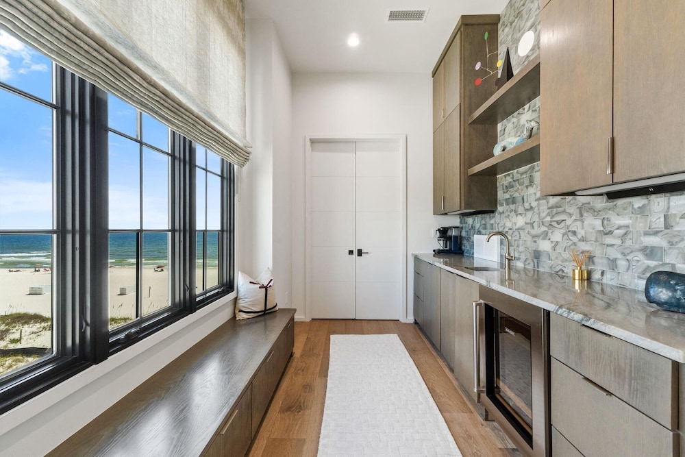 Casa Playa at Eleanor Beach