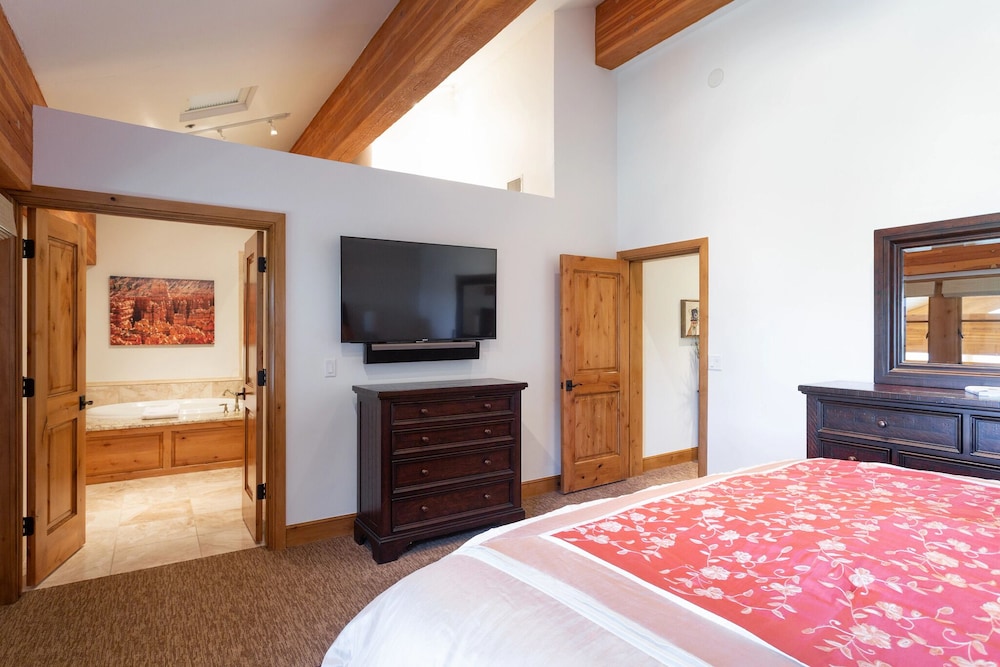 Stag Lodge at Deer Valley Resort - Three Bedroom Residence with Spa #11 3 Condo