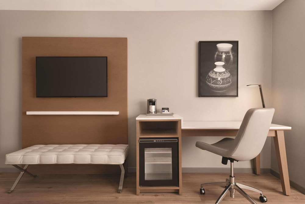 Green Bay Vacations - Oneida Casino Hotel - Property Image 32