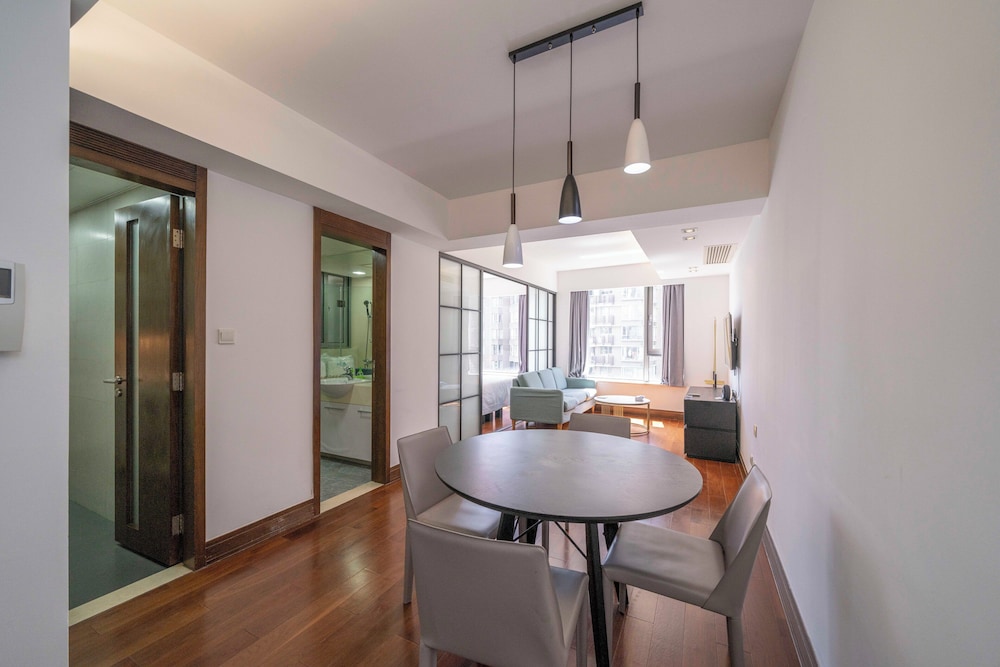 Tyms Modern 1BR 1BA Suite Xujiahui Metro