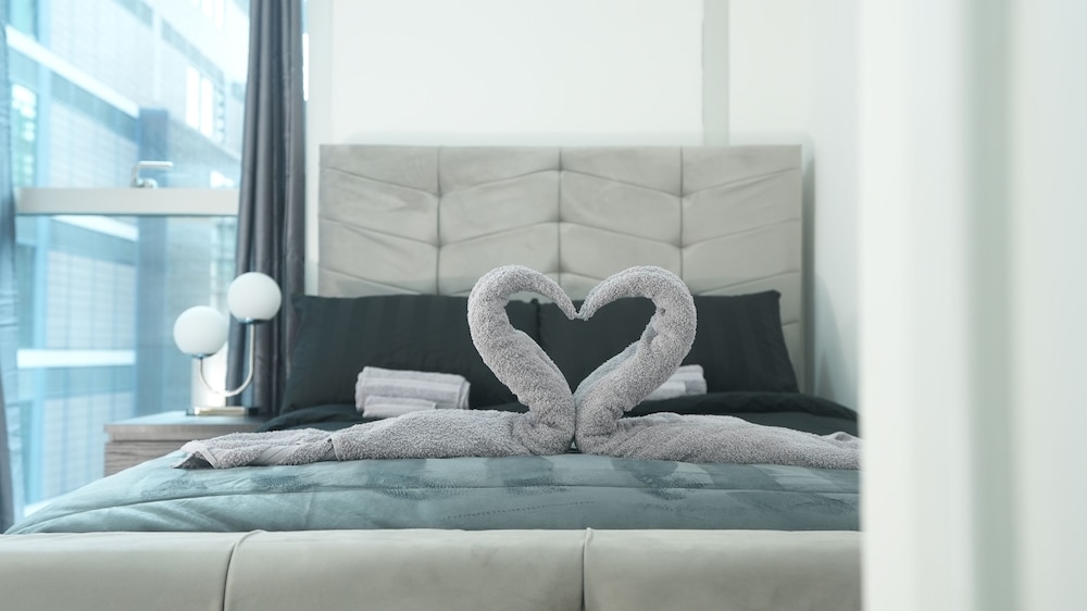 Central M K 1-bedroom Apartment, Sleeps 4, Parking
