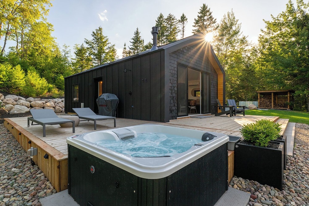 Nalu Retreat Lakeside