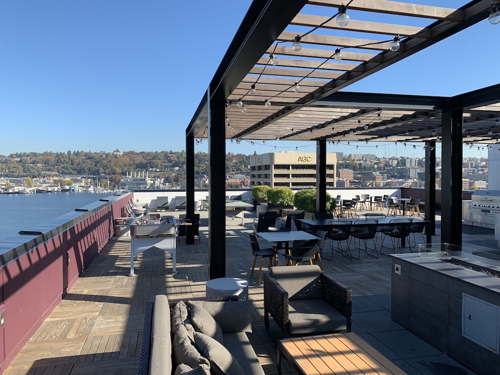 Domicile Suites at Marina SLU