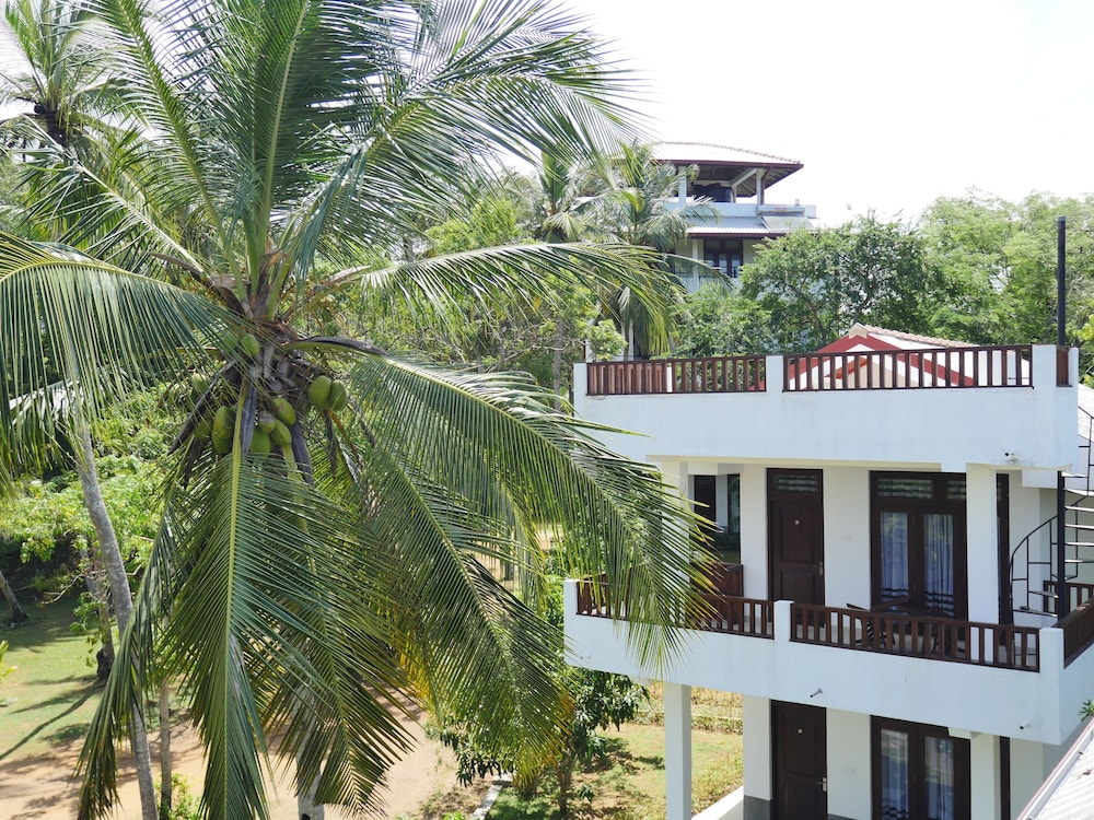 Hideaway Lodge