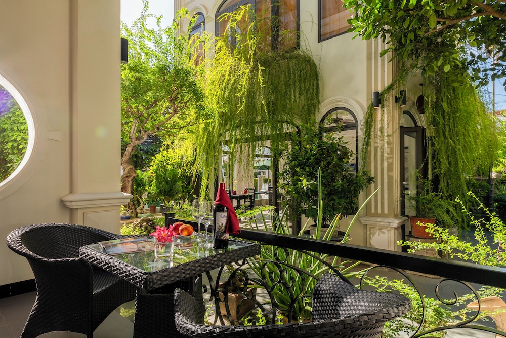 Green Tea Homestay