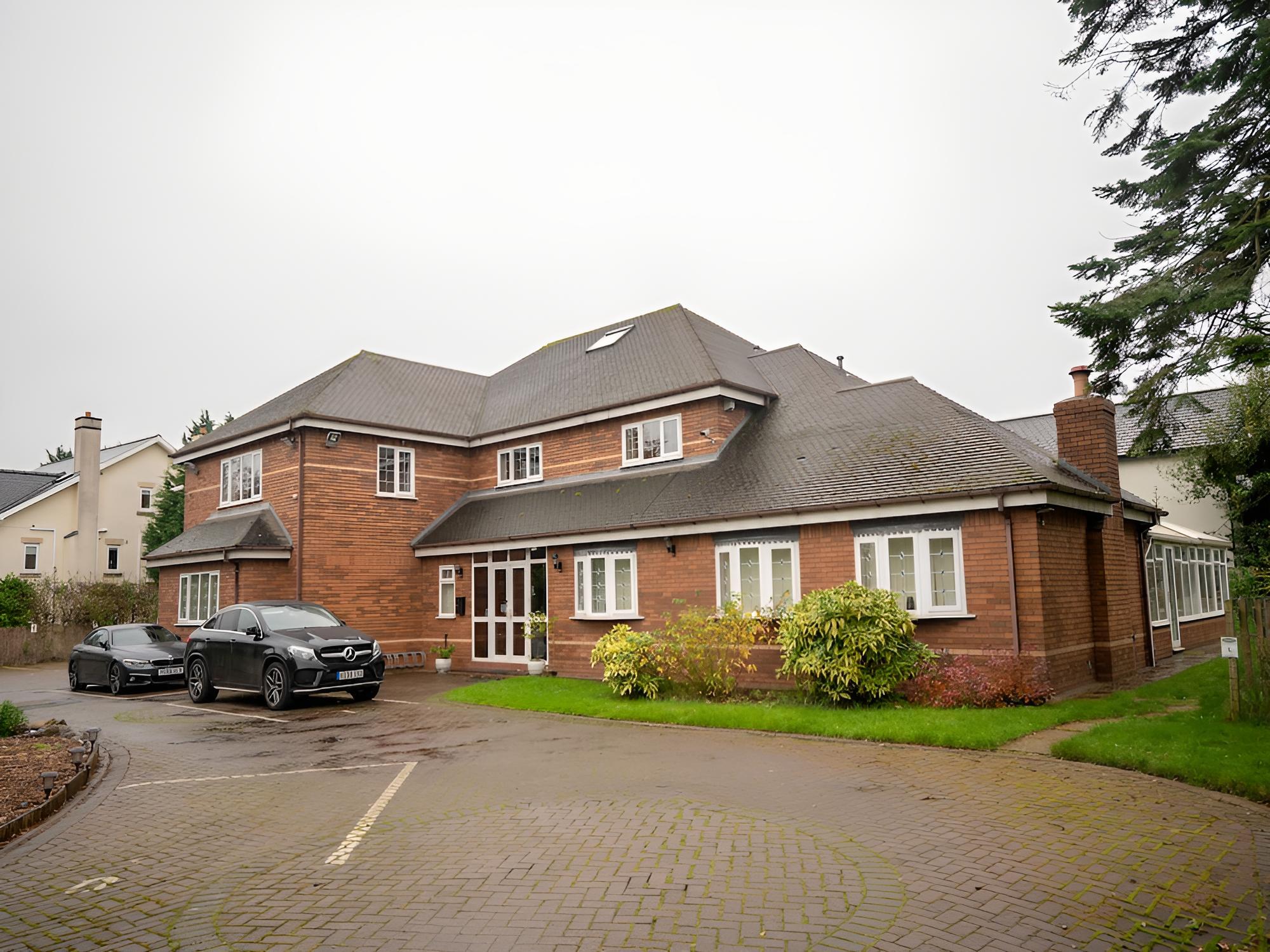 OakCroft GuestHouse Manchester Airport