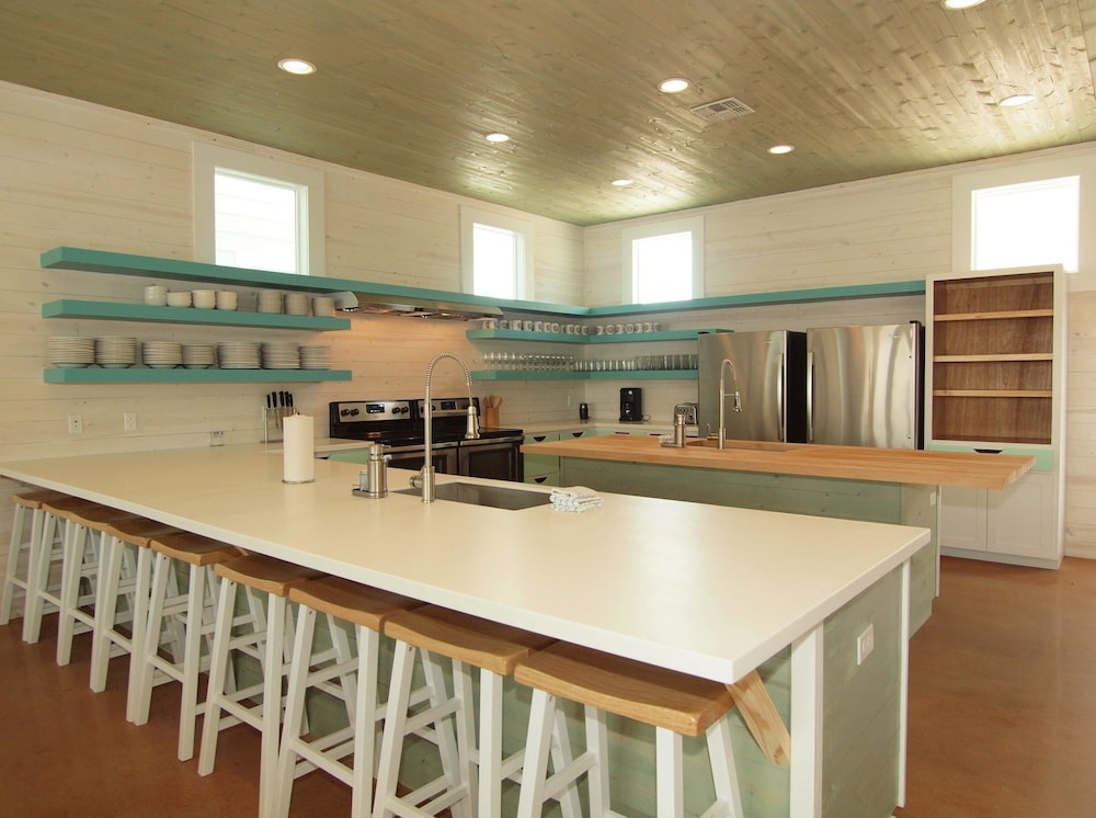Beach Club Clubhouse 2