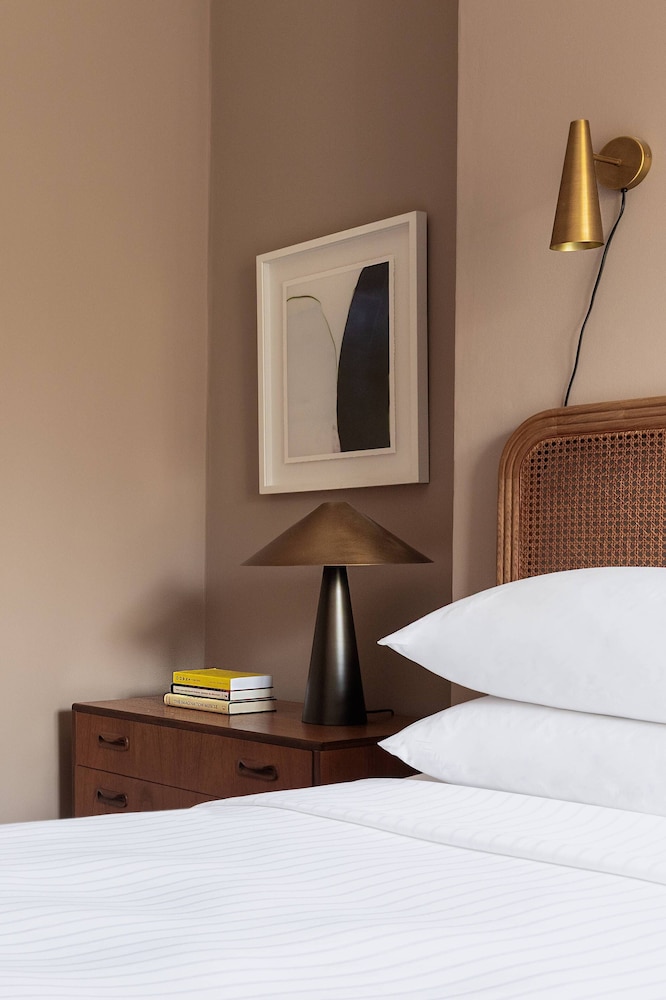Ladbroke Grove XV by Onefinestay