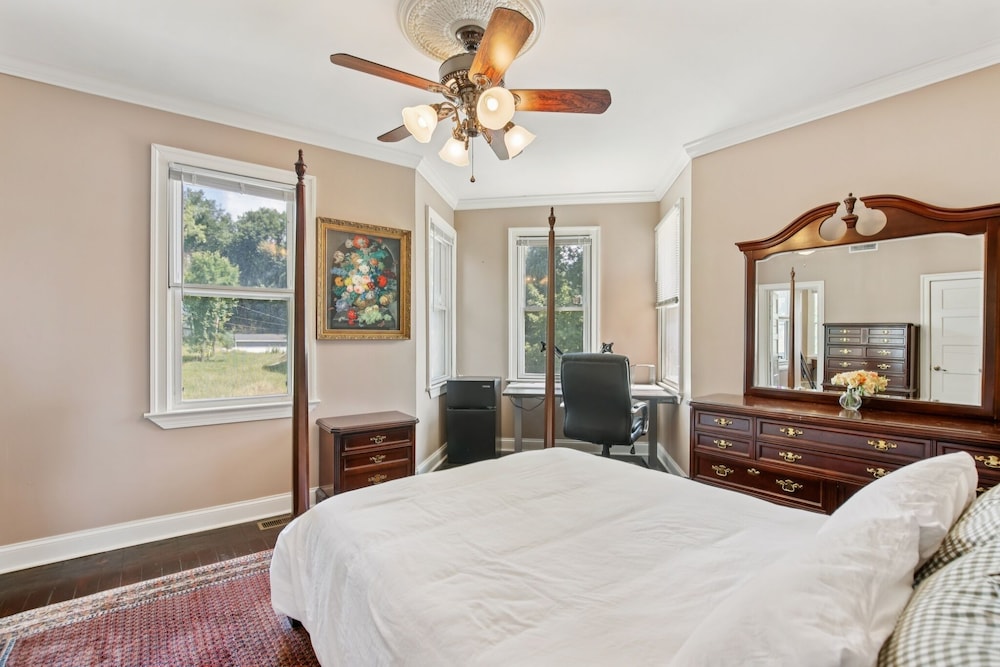 Charming Victorian Home With Porch & Large Yard 7 Bedroom Home