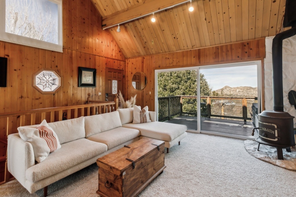 The Volpe Den 3 Bedroom Cabin