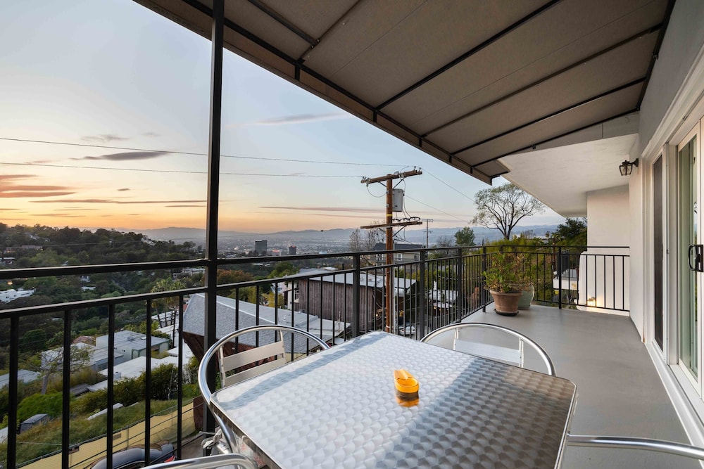 Pacific View by Avantstay Original Artist's Home