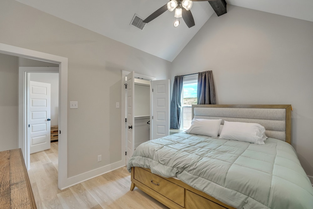Brand-new Home 2 Mi to Shannon Med Center!