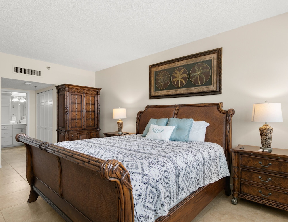 Reflections on the Gulf by Distinctive Beach Rentals