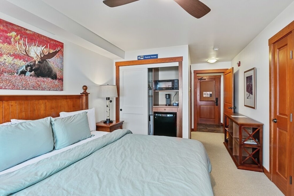1311 - Three Bedroom Deluxe Eagle Springs West 3 Condo