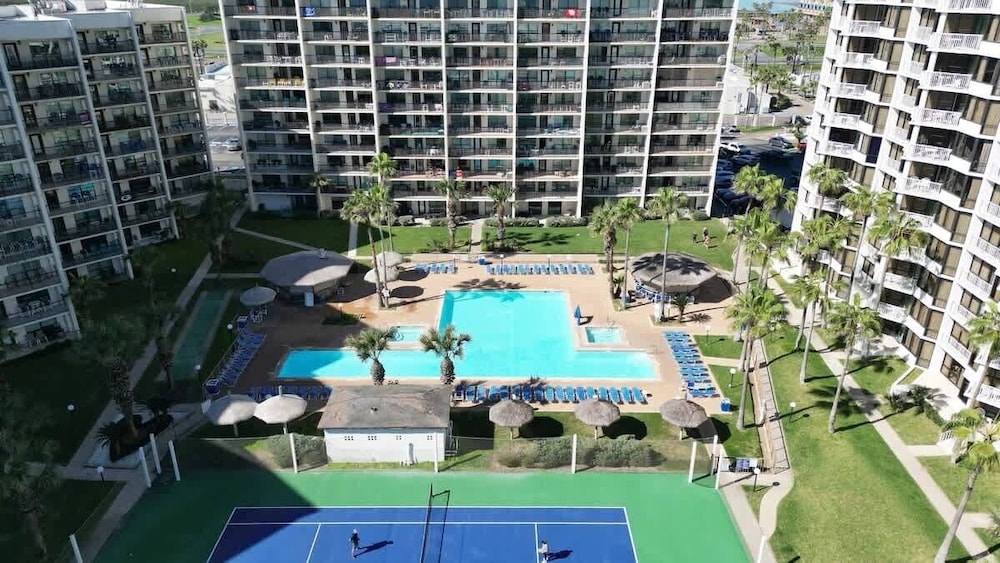 Saida Beachfront Luxe Condo Two Heated Pools 2 Bedroom Condo