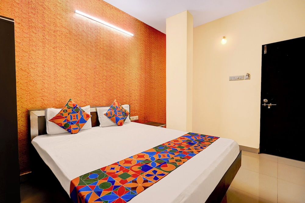 Fabhotel Seven Hills Inn