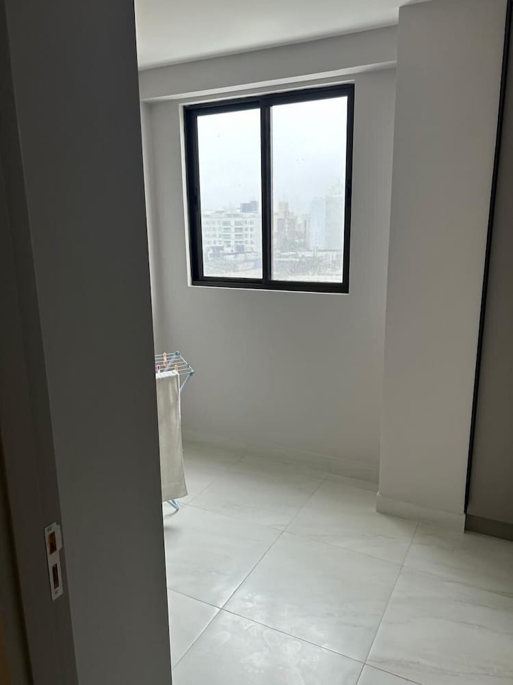 Compact Flat Tambau