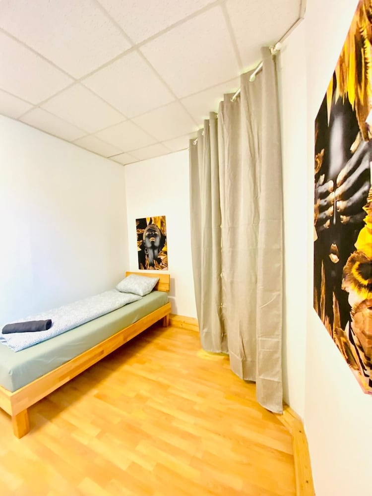 Stylish Shared 3-Bedroom Stay Near City