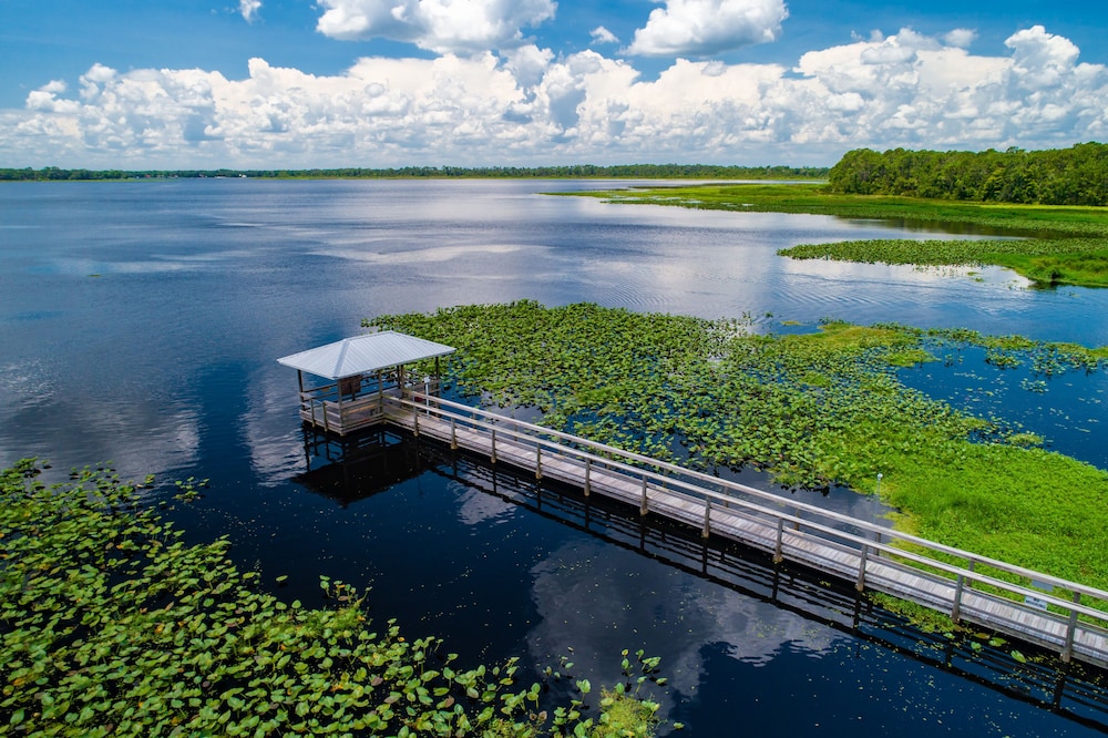 Sebring Vacations - Buttonwood Bay RV Resort - Property Image 18