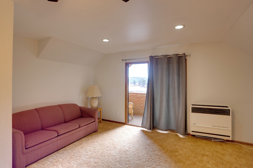 Near Hiking: Mtn-view Getaway in Bayfield!