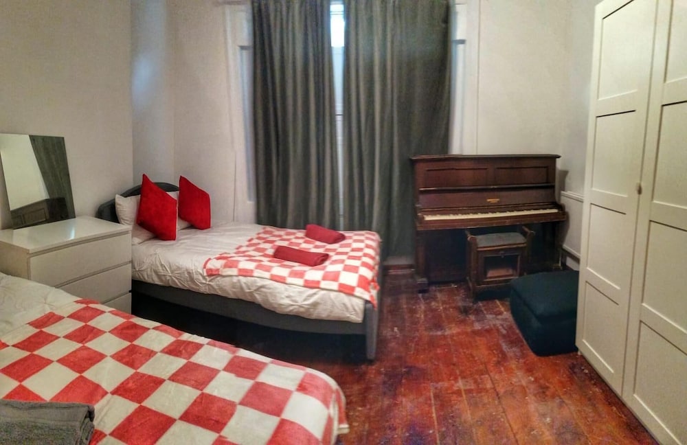 House in Central London - Sleeps up to 16