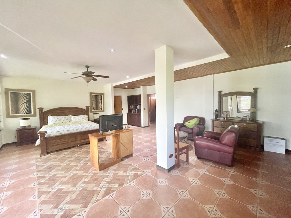 Mountain & Ocean View Retreat - Hermosa Palms 34