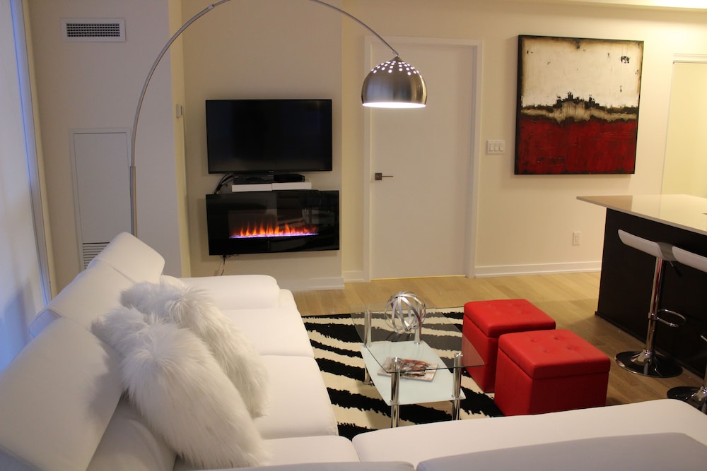 Executive Skyline Suites