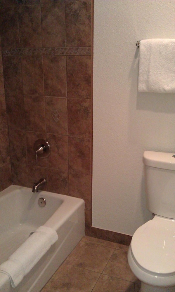 Ventura Vacations - Victoria Motel - Property Image 10